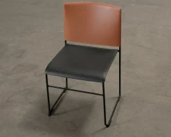 Arper Stacy stol svart / orange