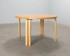 Artek 96 bord halvcirkel, set om 2