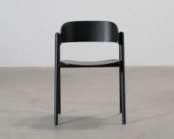 Forms & Objects Hennie matstol svart