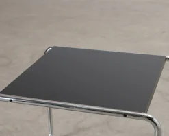 Knoll Laccio sidobord svart