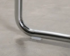 Knoll Laccio sidobord svart