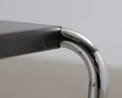 Knoll Laccio sidobord svart