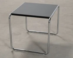 Knoll Laccio sidobord svart