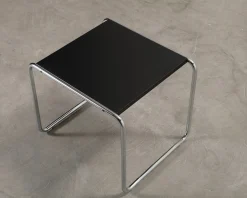 Knoll Laccio sidobord svart