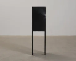 Kristina Dam Studio Pedestal sidobord svart