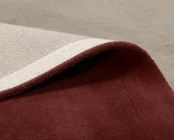 Layered Classic Solid Wool ullmatta 200 x 300 cm vinröd