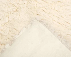 Layered Fallingwater matta 180 x 270 cm Bone White