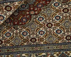 Moud Mahi orientalisk matta 81 x 119 cm