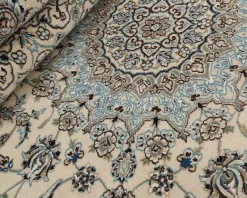 Nain 9 La orientalisk matta 198 x 302 cm