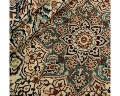 Nain 9 La orientalisk matta 290 x 387 cm
