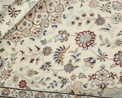 Nain 6 La orientalisk matta 113 x 164 cm