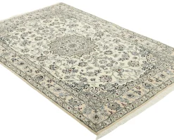 Nain 9 La orientalisk matta 127 x 204 cm