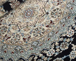 Nain 9 La orientalisk matta 295 x 404 cm