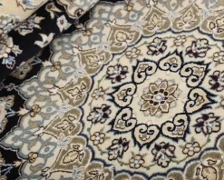 Nain 9 La orientalisk matta 248 x 356 cm