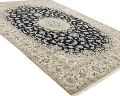 Nain 9 La orientalisk matta 250 x 358 cm
