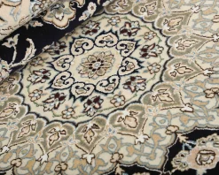 Nain 9 La orientalisk matta 250 x 358 cm