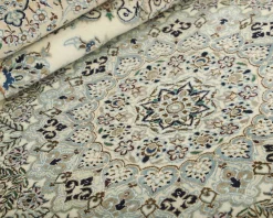 Nain 9 La orientalisk matta 241 x 349 cm