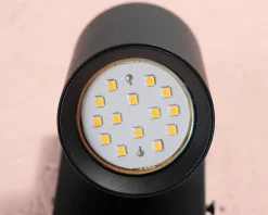 Vägglampa svart