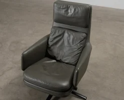 Vitra Grand Relax fåtölj grå